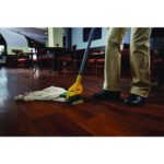 Rubbermaid Commercial Invader Fiberglass Side-Gate Wet-Mop Handle, 1" dia x 60", Gray/Yellow - Image 4